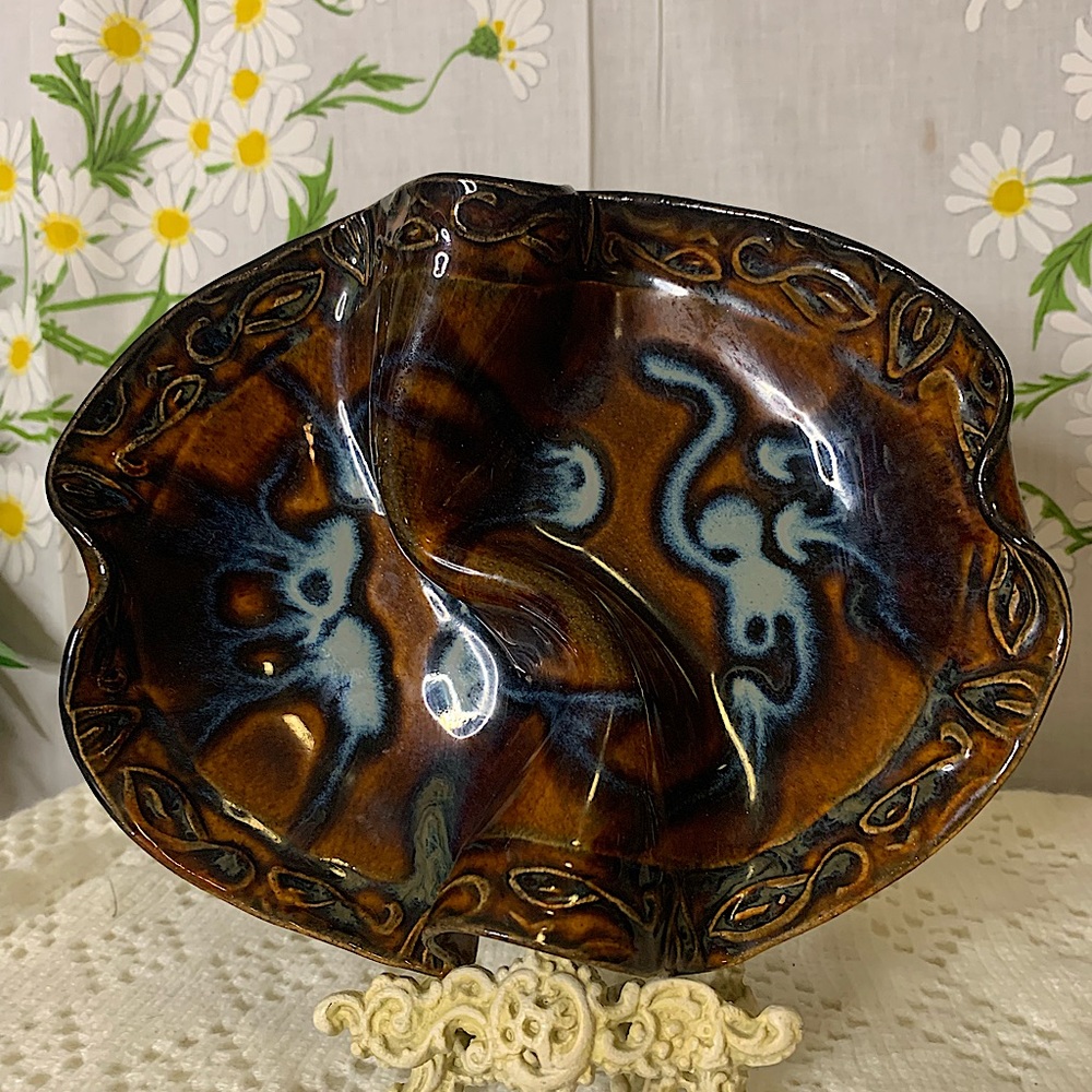 Hilborn pottery engraved drip glaze wrinkle dish